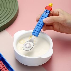 Vaisselle portable en acier inoxydable pour enfants, motifs de dessins animés créatifs, en forme de blocs de construction, fourchette et cuillère en métal - Product Image 4