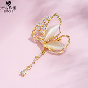 Broche <span class=keywords><strong>papillon</strong></span> goutte d'eau en zircon <span class=keywords><strong>doré</strong></span> haut de gamme TIANSHE, cadeau d'anniversaire, accessoire de mode de luxe, épingle de sûreté <span class=keywords><strong>insecte</strong></span> - Product Image 5