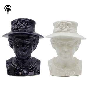 Tasse Tiki Queen Monochrome personnalisée OEM Tasse en céramique Elizabeth II noire et blanche Sublime Ustensile de bar Tasse Tiki - Product Image 1