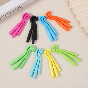 Venta al por mayor de fábrica, herramienta de aseo para mascotas, eliminación de pulgas y garrapatas, capturador de insectos para perros, tapón de plástico para mascotas, extractor Twister, limpiador para perros - Product Image 1