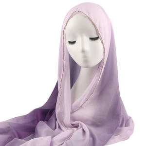 ผ้าคลุมไหล่ผู้หญิงมุสลิมสำหรับฤดูร้อน ผ้าชีฟองสีไล่ระดับประดับด้วยลูกปัดโลหะและหินสีน้ำ - Product Image 6