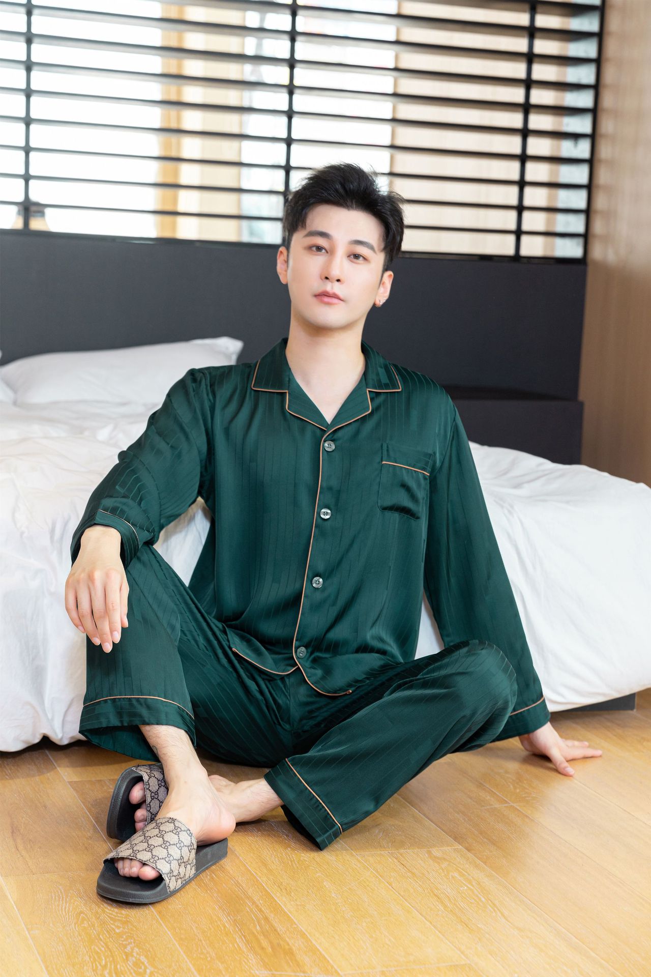 D815 dark green long sleeve