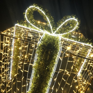Escultura de caja de regalo LED grande, decoración navideña para <span class=keywords><strong>Plaza</strong></span>, accesorio de fiesta de Festival - Product Image 1