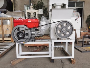 Small Multifunctional Edible Palm <b>Oil</b> Press <b>Machine</b> 500kg/h Semi-Automatic Pressing <b>Machine</b> Palm <b>Oil</b> Press <b>Machine</b> Palm <b>Oil</b> Pres - Product Image 1