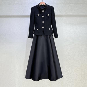 <span class=keywords><strong>Robe</strong></span> mi-longue <span class=keywords><strong>de</strong></span> luxe en satin noir à manches longues et perles florales pour <span class=keywords><strong>femme</strong></span> 2026 - Product Image 1