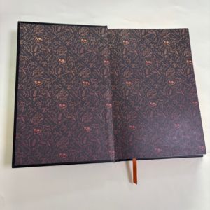 Livre de couleur à couverture rigide estampillée à chaud de luxe, roman relié avec bords pulvérisés, idéal pour les cadeaux et les collectionneurs - Product Image 6
