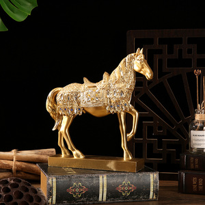 Ornamento Cavallo in Resina Dorata, Stile Moderno Minimalista, Decorazione per Soggiorno/Ufficio, Oggetto da Scrivania, Regalo per Matrimonio e Compleanno - Product Image 3