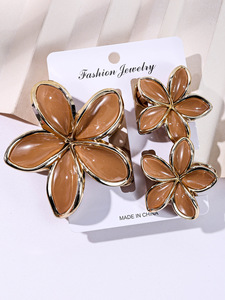 Lot de 3 pinces à <span class=keywords><strong>cheveux</strong></span> en forme de fleur de frangipanier avec bordure dorée, épingles à <span class=keywords><strong>cheveux</strong></span> esthétiques en résine gelée, bijoux de plage d'été style sirène pour femmes - Product Image 3