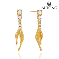 Boucles d'oreilles pendantes personnalisées en gros, plaquées or, avec perles, motif abstrait végétal et pompons, pour femmes, cadeau quotidien, bijoux de mariage