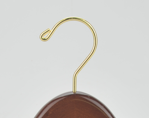 Percha de madera de loto de color nogal brillante de lujo para uso en la sala de estar - Product Image 2