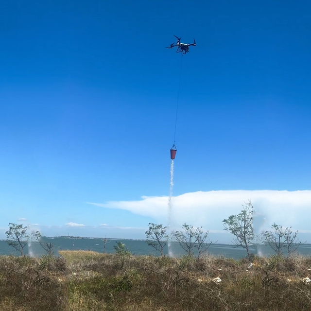 UAV Emergency Fire Fighting Mission Drone Payload Fire Grade Fire Protection System 80L Bucket 200kg Load Capacity for