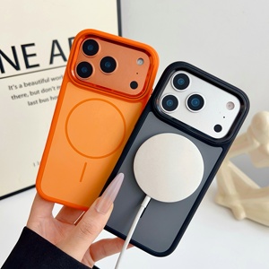 Custodia magnetica con telaio in metallo e pulsanti in metallo per Ip17 Pro Delux - Product Image 1