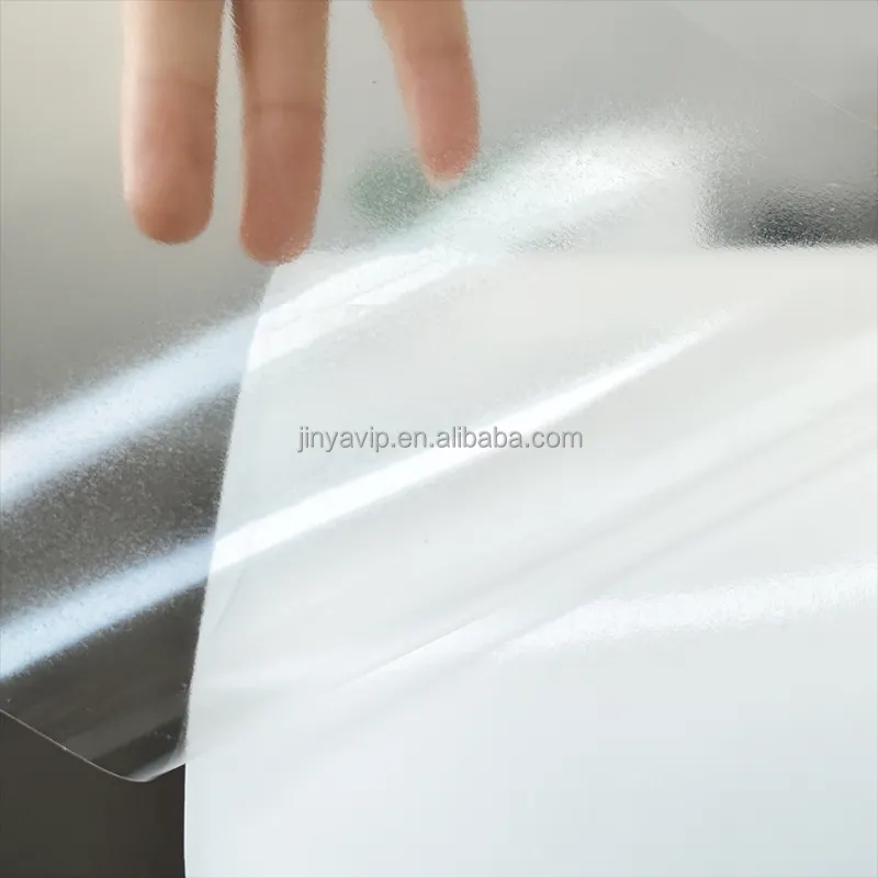 Etiqueta adesiva PET transparente a laser 50U fabricada na China, rolo enorme à prova d'água para adesivos de embalagens personalizadas