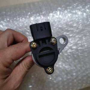 Odometer <b>Sensor</b> <b>For</b> Toyota Hiace Lexus Dyna Mark X Prado Part Number 8318124060 - Product Image 3