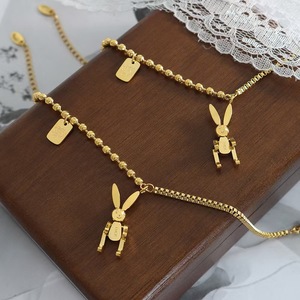 Nuova Collana a Catena con Maglie Bad Bunny in Acciaio Inossidabile Placcato Oro 18K PVD. Collana con Ciondolo Coniglio in Stile Hip-hop Rock - Product Image 2