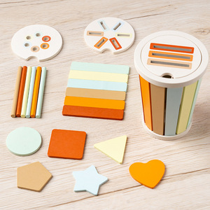 Jouet éducatif en bois HJ-3-en-1 pour bébés de 13 à 24 mois, bac de tri des couleurs, reconnaissance des formes, seau de tri, 10,1x10,1x16,5 cm - Product Image 3