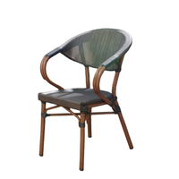 Ensemble de chaises bistrot en rotin d'extérieur modernes et table à manger ronde en marbre, empilables et imperméables pour jardin et café