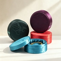 Boîte à bijoux ronde avec couvercle et base en tissu brodé, emballage pour bracelet, logo personnalisé, vente en gros