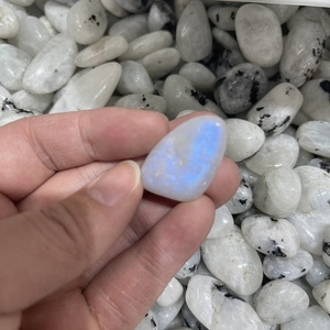Giá bán buôn cầu vồng tự nhiên <span class=keywords><strong>Moonstone</strong></span> pha lê giảm đánh bóng sỏi đá chữa bệnh thạch anh chip - Product Image 6