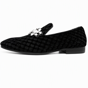 Mocassins en velours noir tissé pour hommes, chaussures habillées à enfiler, bout pointu, boucle fleurie argentée, antidérapants, pour bureau et mariage - Product Image 2