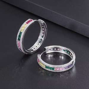 Impresionante Conjunto de Anillo y Brazalete con Circonitas Cúbicas Multicolor en Corte Cuadrado, Estilo Arcoíris, para Fiestas y Vacaciones de Lujo - Product Image 1