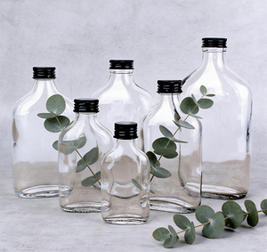 Bouteilles en verre transparent avec bouchons à vis noirs, bouteilles à liqueur vides réutilisables pour whisky, <span class=keywords><strong>vodka</strong></span>, vin, boissons maison - Product Image 1