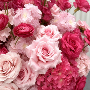 Centro de Mesa Romántico con Flores Rosadas en Degradado para Decoración de Mesa de Comedor de Boda - Product Image 2