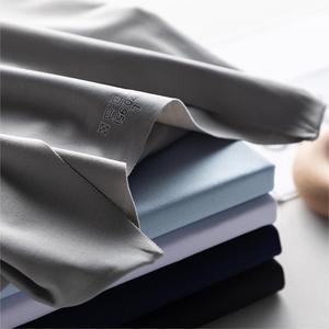 Modelos finos de seda de hielo sin rastro Camiseta con cuello en V de manga corta deportes tendencia juvenil camiseta de hombre - Product Image 2