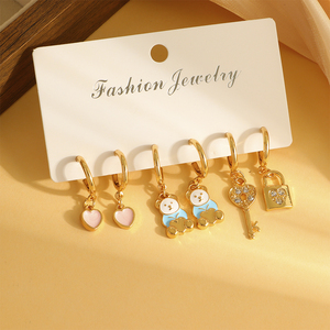 Ensemble de boucles <span class=keywords><strong>d</strong></span>'oreilles conception Simple amour serrure clé pendentif boucles <span class=keywords><strong>d</strong></span>'oreilles jolie fille <span class=keywords><strong>ours</strong></span> personnage de dessin animé Style Zircon boucles <span class=keywords><strong>d</strong></span>'oreilles <span class=keywords><strong>trois</strong></span> pièces ensemble - Product Image 5