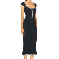Fabricant ODM Vente en gros Robes vintage sexy noires pour femmes Robe midi en tricot simple à taille naturelle et col carré