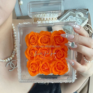 Confezione Regalo con 9 Rose in Bottiglia di Profumo in Vetro Acrilico, Fiori Eterni Immortali, Rose Naturali per Sempre, Idea Regalo per la Festa della Mamma - Product Image 6