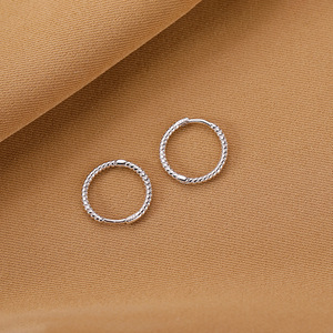 Pendientes de aro circulares de Punk Rock minimalistas de <span class=keywords><strong>Plata</strong></span> de Ley 925 para mujeres y hombres y góticos, Piercing de boda a la moda, joyería con abalorio para la oreja - Product Image 6
