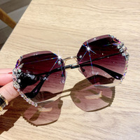 Direct Factory Luxe Sans Monture Diamant Lunettes de Soleil pour Femmes Blanc Rouge Rose et Champagne Montures en Résine