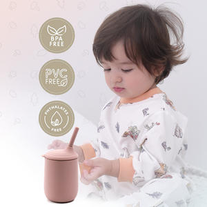 Ensemble de tasses et cuillères en silicone pour la maison, taille personnalisée, en silicone de qualité alimentaire, avec paille magique pour bébé, tasse d'apprentissage et gobelet d'eau pour tout-petits - Product Image 4