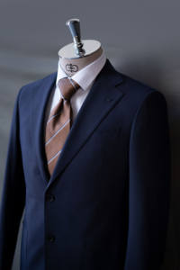 Abito Monopetto da <span class=keywords><strong>Uomo</strong></span> 2026 <span class=keywords><strong>Blu</strong></span> Navy Personalizzato Fatto a Mano Traspirante in Lana Sintetica per Business Casual - Product Image 2