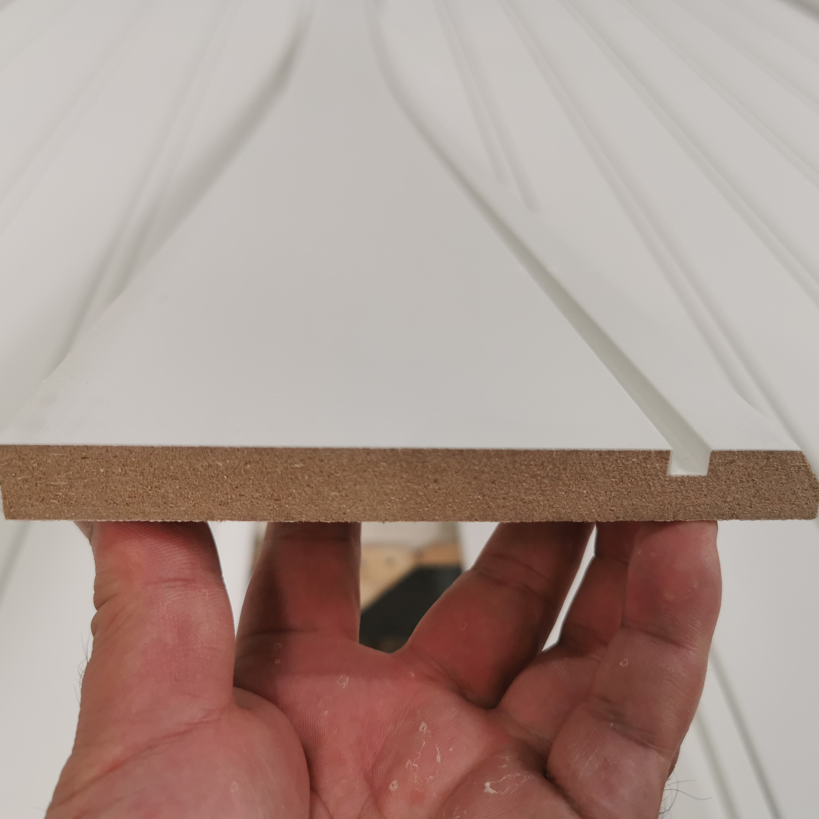 Белая грунтованная доска MDF для квартиры