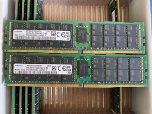 Module de mémoire serveur Samsung M393A8G40BB4-CWE 64 Go DDR4 3200 ECC REG en boîte - Product Image 3