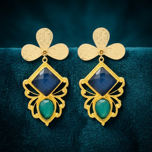 Nouvelles boucles d'oreilles pendantes en or plaqué or, design ethnique fleur de cerisier, saphir vert hydro, onyx, pierres précieuses - Product Image 3