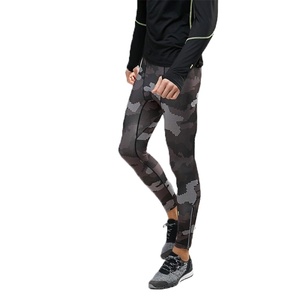 Collants de compression de sport KY Wholesale <span class=keywords><strong>avec</strong></span> poche zippée à l'<span class=keywords><strong>arrière</strong></span> en imprimé camouflage <span class=keywords><strong>noir</strong></span> pour hommes - Product Image 1
