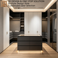 Système de placard sur mesure offrant une armoire modulaire noire avec bandes lumineuses à capteur intelligent