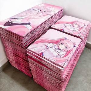 แผ่นรองเมาส์ยางรูปทรงสี่เหลี่ยมพิมพ์ลายตัวละครอนิเมะ ขนาด 600x400 มม. พื้นผิวสำหรับเล่นเกม พร้อมขอบเย็บอย่างดี สำหรับใช้งานกับพีซี มีสินค้าในสต็อก - Product Image 1