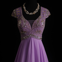 Robe de bal élégante et luxueuse en mousseline de soie lilas, à manches courtes, col en V, coupe trapèze, avec appliques florales en strass et traîne chapelle
