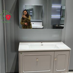 Mueble de Baño Moderno de Lujo Blanco, Tablero de Melamina MDF con Acabado Lacado, Espejo LED, Lavabo de Cerámica Montado en la Pared, Almacenamiento - Product Image 1