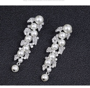 ต่างหูห้อยสไตล์ยุโรปอเมริกันย้อนยุคสำหรับผู้หญิง ประดับคริสตัลและเพชรเทียม ดีไซน์เรขาคณิต ชุบทอง ทำจากโลหะผสม - ขายดี - Product Image 6