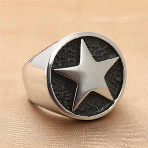 Anillo de estrella de cinco puntas de acero de titanio para hombre, joyería informal de estilo punk plateada 213012 - Product Image 1