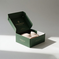 Emballage en carton ondulé de qualité supérieure pour vêtements intimes - Boîtes cadeaux personnalisables avec laminage mat et gaufrage pour lingerie