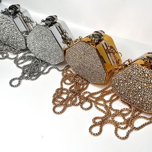 Envío gratis 2025 bolsos cruzados pequeños de acrílico para damas jóvenes teléfono móvil en forma de corazón <span class=keywords><strong>marca</strong></span> diseñador bolsos de hombro mujeres <span class=keywords><strong>Mini</strong></span> - Product Image 2