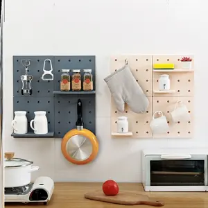 Chunlei OEM tienda montada en la pared Pantalla de pared organizador de almacenamiento DIY tablero de clavijas de madera contrachapada pared tablero de clavijas de madera con estantes