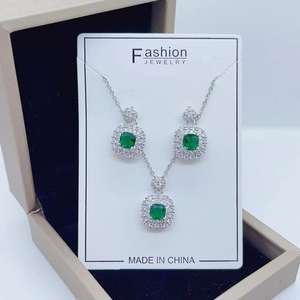 ชุดเครื่องประดับสร้อยคอแฟชั่นทรงสี่เหลี่ยมรูปหัวใจสำหรับผู้หญิงมาใหม่ชุดเครื่องประดับทองเหลือง - Product Image 5