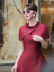Abito lungo floreale senza spalline, stile shawl, design vietnamita di nicchia, elegante e aderente per signore. - Product Image 6